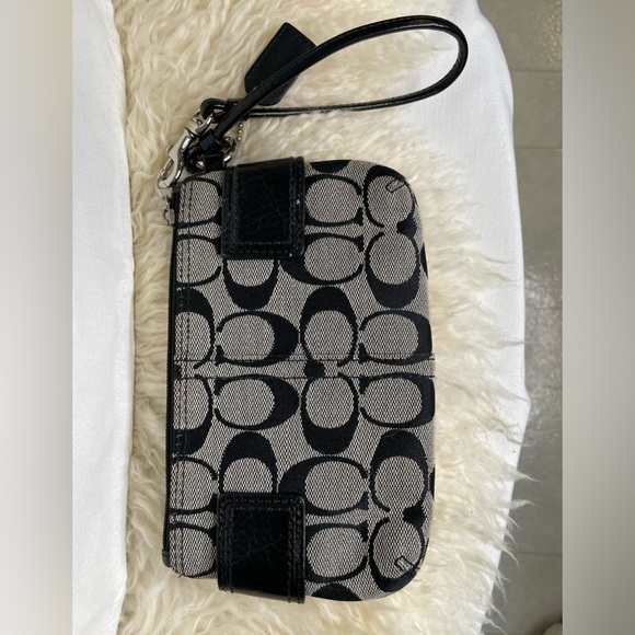 Coach Black Signature Buckle Wristlet - Picture 3 of 6